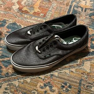 VANS ERA MENS SIZE 10 BRAND NEW
